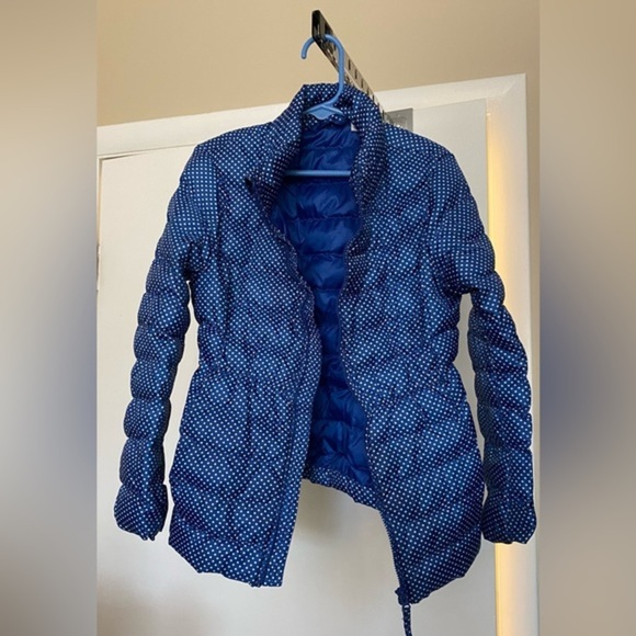Uniqlo Girls Blue with White Polka Dots Puffer Jacket Size 5-6 - Picture 1 of 8